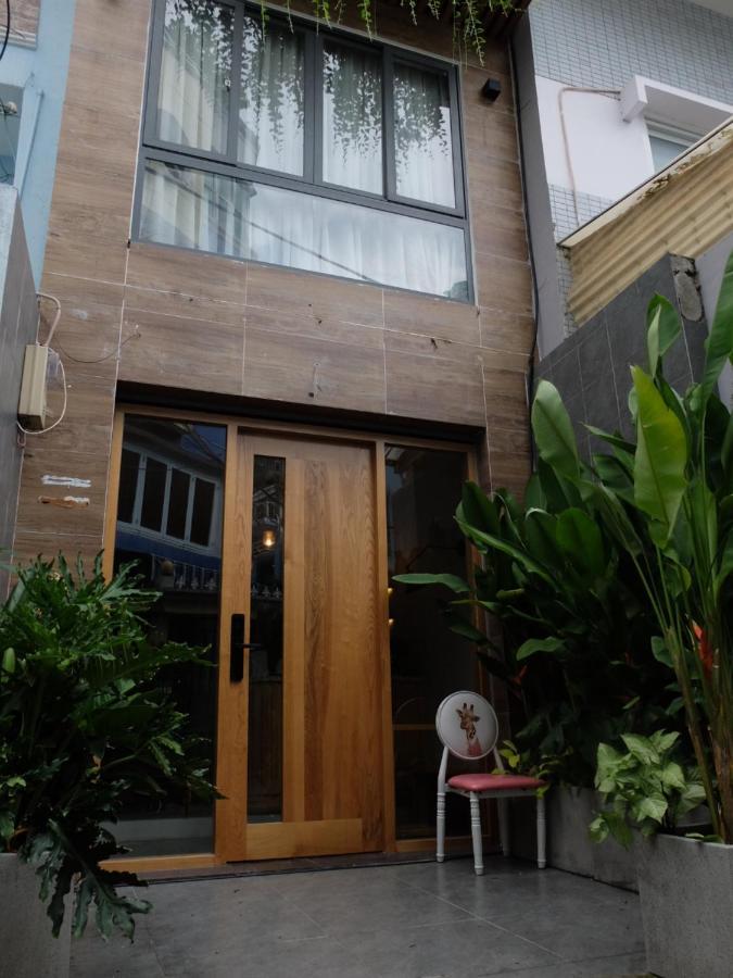 Half Coffee N Dorm Hostel Ho Chi Minh City Bagian luar foto