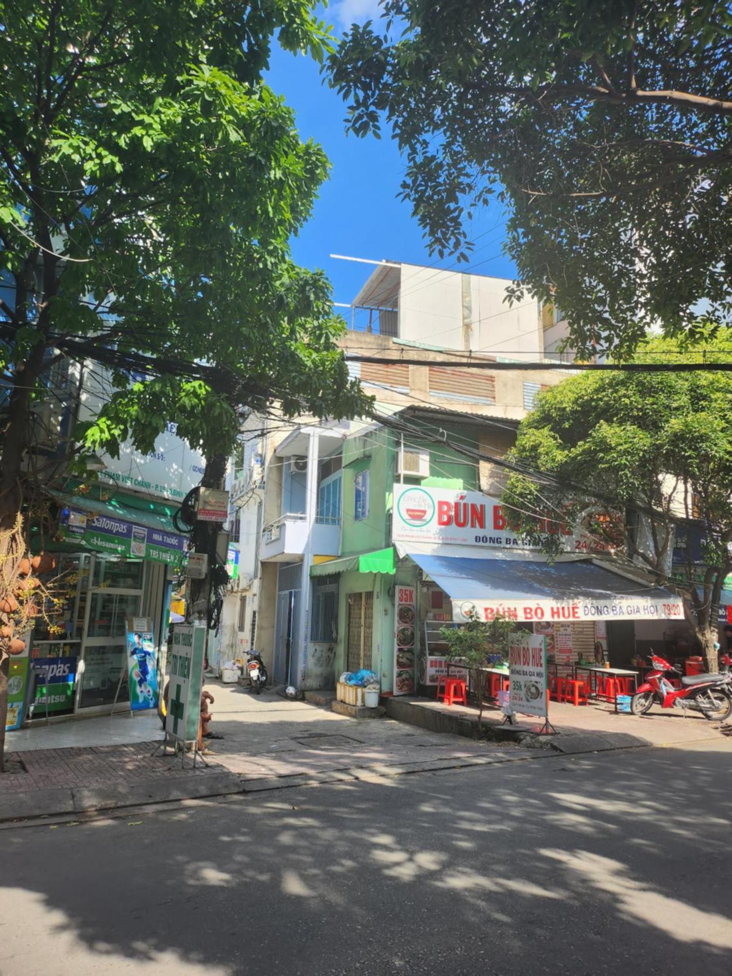 Half Coffee N Dorm Hostel Ho Chi Minh City Bagian luar foto
